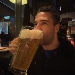 Max Herzberg Instagram - An diesem wunderschönen verschneiten Tag in München zog es uns mal wieder ins @abaccos_muenchen und es gab feinstes Fleisch als Begleitung zum schmackhaften Bier. Der umwerfend aussehende und sehr sympathische Kellner wird mir ewig in Erinnerung bleiben und mitverantwortlich sein für weitere Besuche! #abaccossteakhouse #daswahrscheinlichbestesteakderwelt #muenchen #munichrestaurant #steaklover #werbung #ad ABACCO'S STEAKHOUSE München