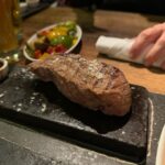 Max Herzberg Instagram - An diesem wunderschönen verschneiten Tag in München zog es uns mal wieder ins @abaccos_muenchen und es gab feinstes Fleisch als Begleitung zum schmackhaften Bier. Der umwerfend aussehende und sehr sympathische Kellner wird mir ewig in Erinnerung bleiben und mitverantwortlich sein für weitere Besuche! #abaccossteakhouse #daswahrscheinlichbestesteakderwelt #muenchen #munichrestaurant #steaklover #werbung #ad ABACCO'S STEAKHOUSE München