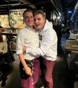 Max Herzberg Instagram - An diesem wunderschönen verschneiten Tag in München zog es uns mal wieder ins @abaccos_muenchen und es gab feinstes Fleisch als Begleitung zum schmackhaften Bier. Der umwerfend aussehende und sehr sympathische Kellner wird mir ewig in Erinnerung bleiben und mitverantwortlich sein für weitere Besuche! #abaccossteakhouse #daswahrscheinlichbestesteakderwelt #muenchen #munichrestaurant #steaklover #werbung #ad ABACCO'S STEAKHOUSE München
