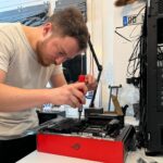 Max Herzberg Instagram – PC Bauer @der_saaaargeent bei der Arbeit, Video kommt wenn der Controller für die Lüfter da ist und mein ehemaliger PC bei dem Herren steht
#pc #computer #bitte #mehr #tipps #und #ratschläge #von #experten #benchmarkerick #sibb #republic #of #germans #call #of #aids #leider #not #sponsored Dresden, Germany