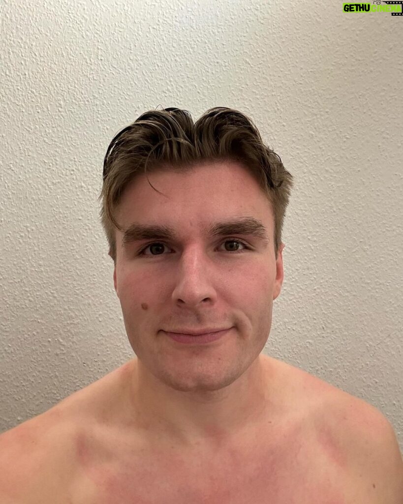 Max Herzberg Instagram - 1 Monat nicht rasiert und 1 Woche in Polen, dann kurz zu Max Nurgamedow geworden und zurück in die Normalität