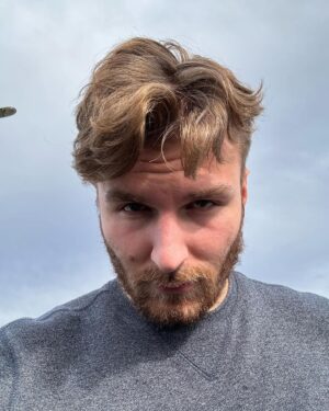 Max Herzberg Instagram - 1 Monat nicht rasiert und 1 Woche in Polen, dann kurz zu Max Nurgamedow geworden und zurück in die Normalität