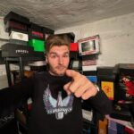 Max Herzberg Instagram - Sooo, nachdem es nach meinem YouTube Video letztens zwar zum ein oder anderen Gespräch, aber keinem Verkauf kam nun ein Update, ich senke den Preis für all meine bereits geöffneten Deluxe Boxen auf einmal auf 2000€ herunter. Kein Einzelverkauf, kein Versand, Banküberweisung oder Barzahlung möglich, bei ernsthaftem und sehr zeitnahen Interesse bitte per DM melden. Ca 600 Boxen, teils unvollständig teils komplett ❌[RESERVIERT BIS FREITAG]❌