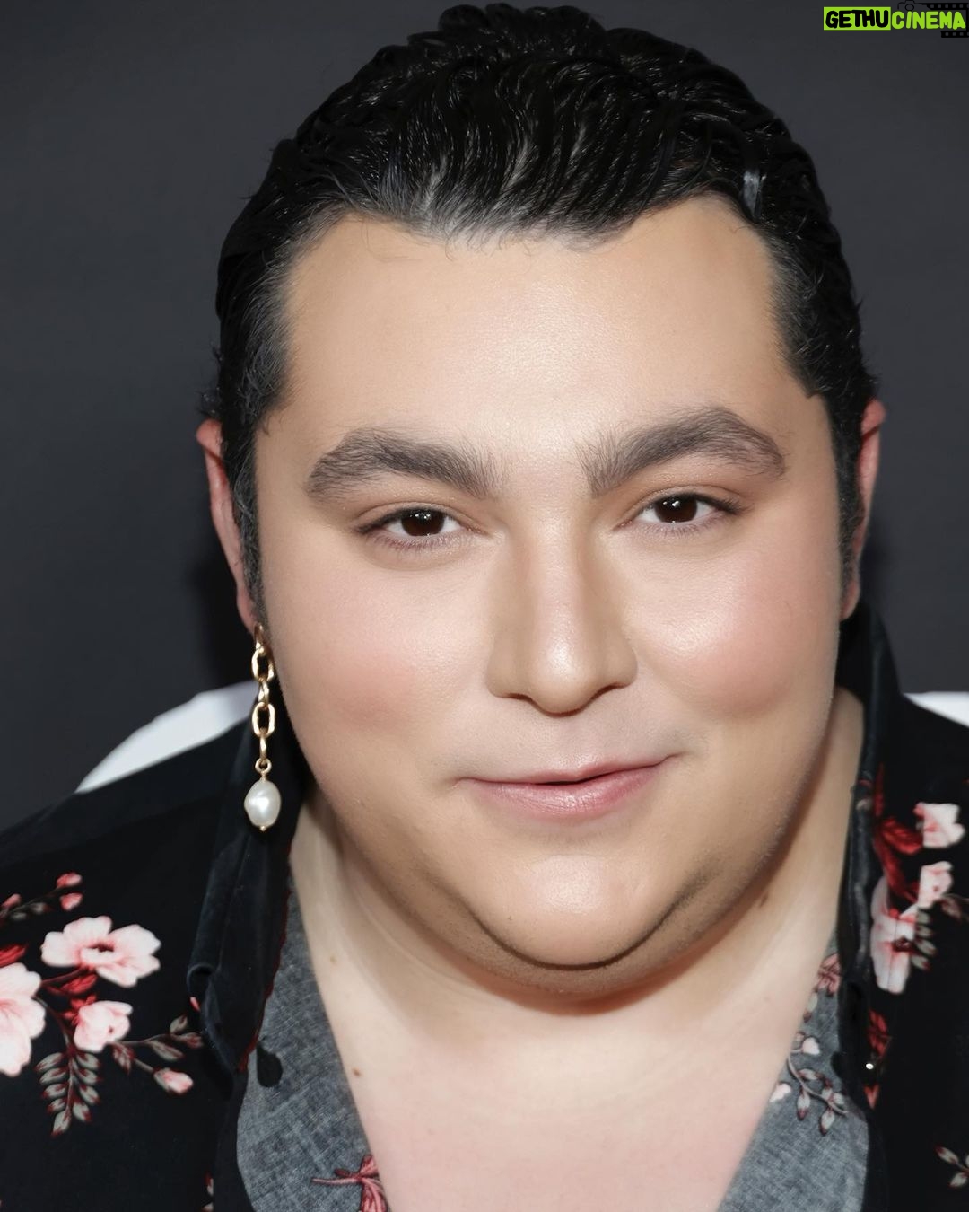 Max Talisman Instagram - “Casa Grande” Premiere ❤️🔥 @amazonfreevee • May 1st, 2023 Shirt by @johnnybiggusa Styling by @styledbyambika Grooming by @tristonarmond @beatbytriston Jewelry by @8otherreasons #casagrandefreevee Steven J. Ross Theater - Warner Bros. Studios
