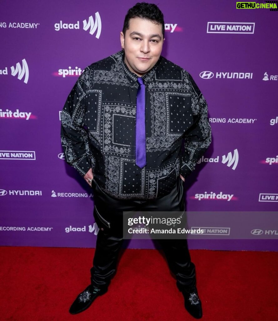 Max Talisman Instagram - GLAAD #SpiritDay Concert 💜 Thank you @glaad for everything you do for our community, and for your continued fight for LGBTQ Youth 🏳️‍🌈 Shirt by @johnnybiggusa Styling by @styledbyambika Grooming by @jaclynbmakeup Haircut by @hairbyrmz at @southpawlosangeles Belasco Theatre