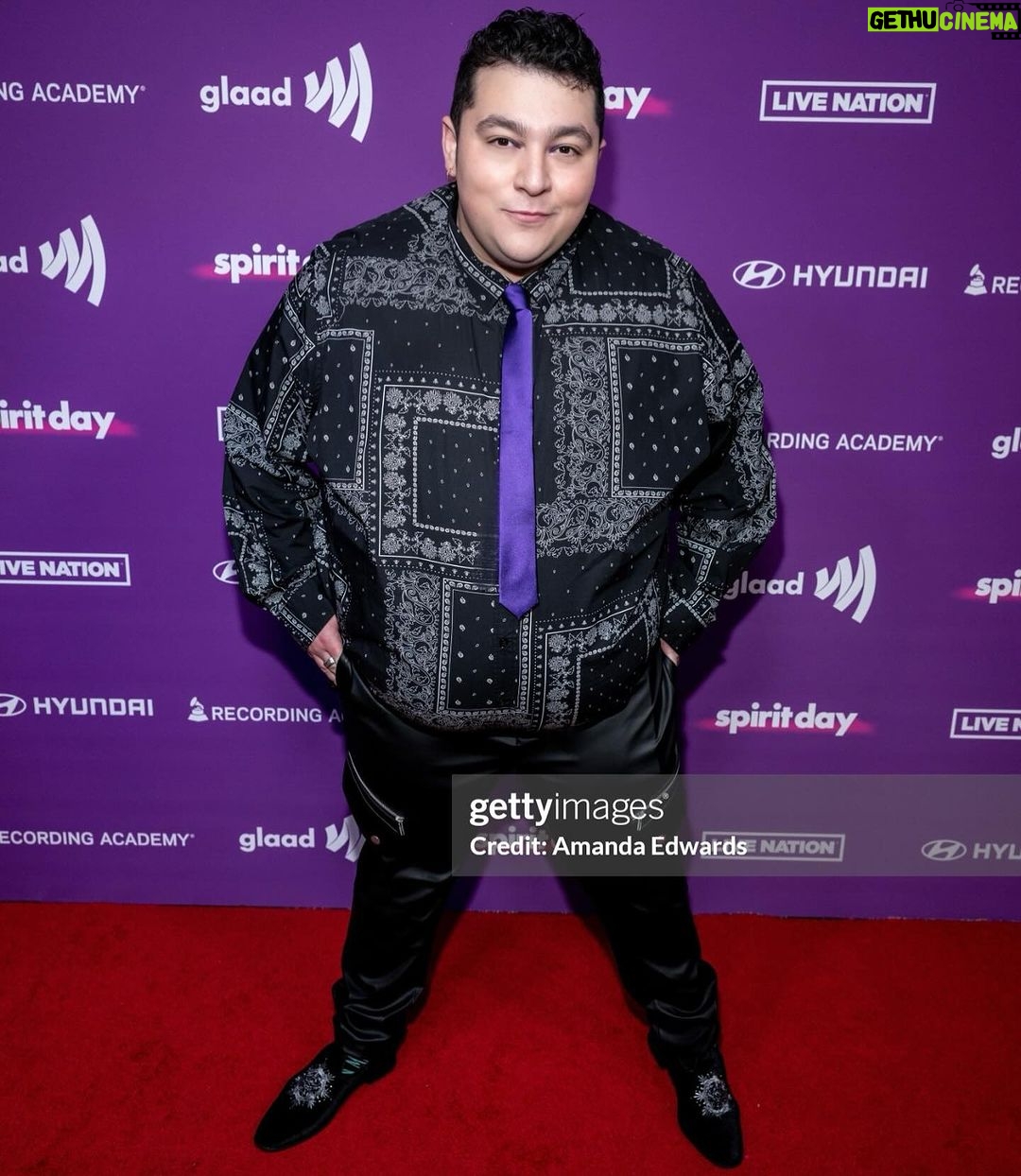Max Talisman Instagram - GLAAD #SpiritDay Concert 💜 Thank you @glaad for everything you do for our community, and for your continued fight for LGBTQ Youth 🏳️🌈 Shirt by @johnnybiggusa Styling by @styledbyambika Grooming by @jaclynbmakeup Haircut by @hairbyrmz at @southpawlosangeles Belasco Theatre
