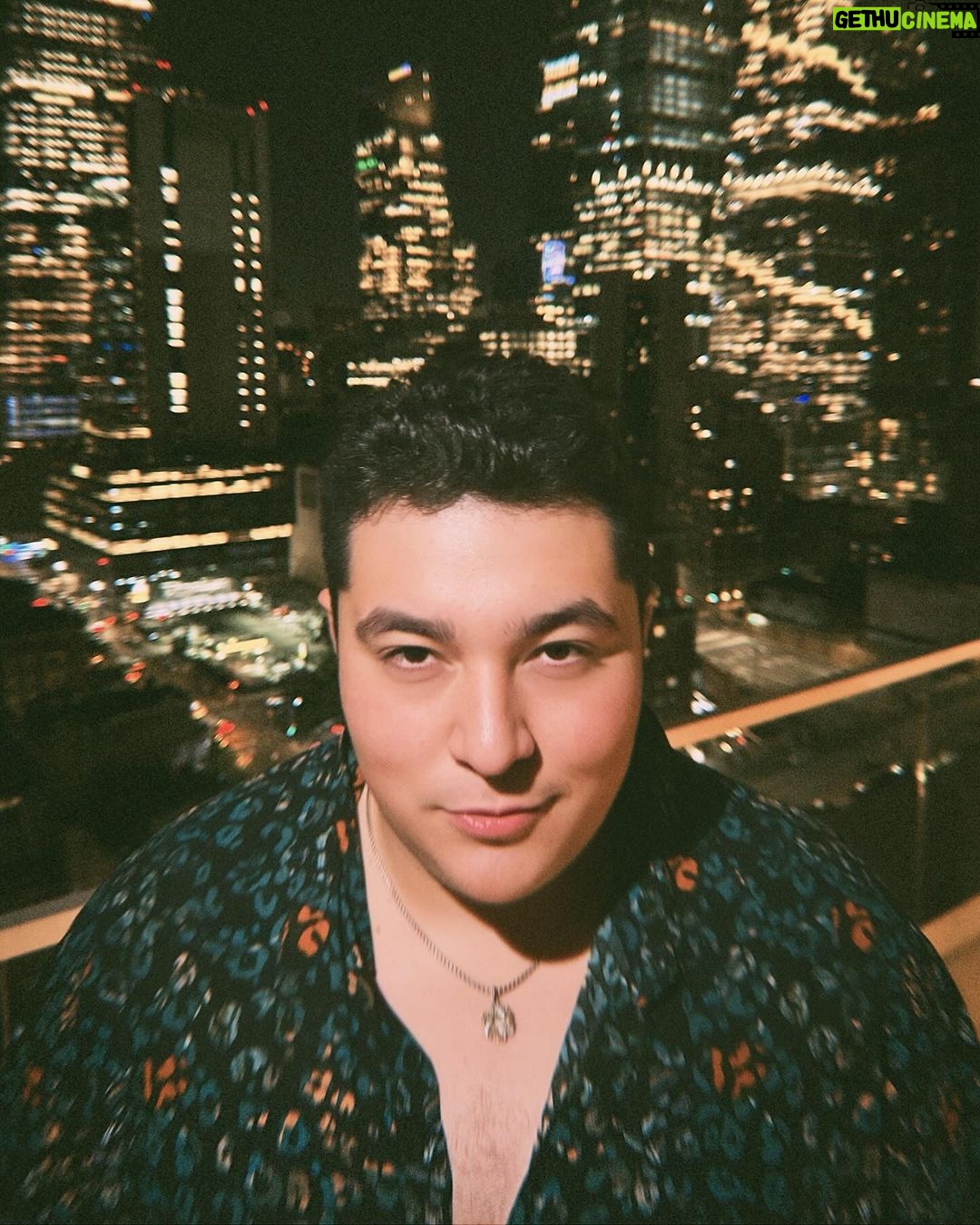 Max Talisman Instagram - NYC, center of the universe π Had the most incredible business trip last week in NYC. NYC will always be my home and I canβt wait to move back. In the meantime grateful to @arlohotels for creating the perfect home away from home π All shirts are by @johnnybiggusa π« Arlo Hotel Midtown Manhattan