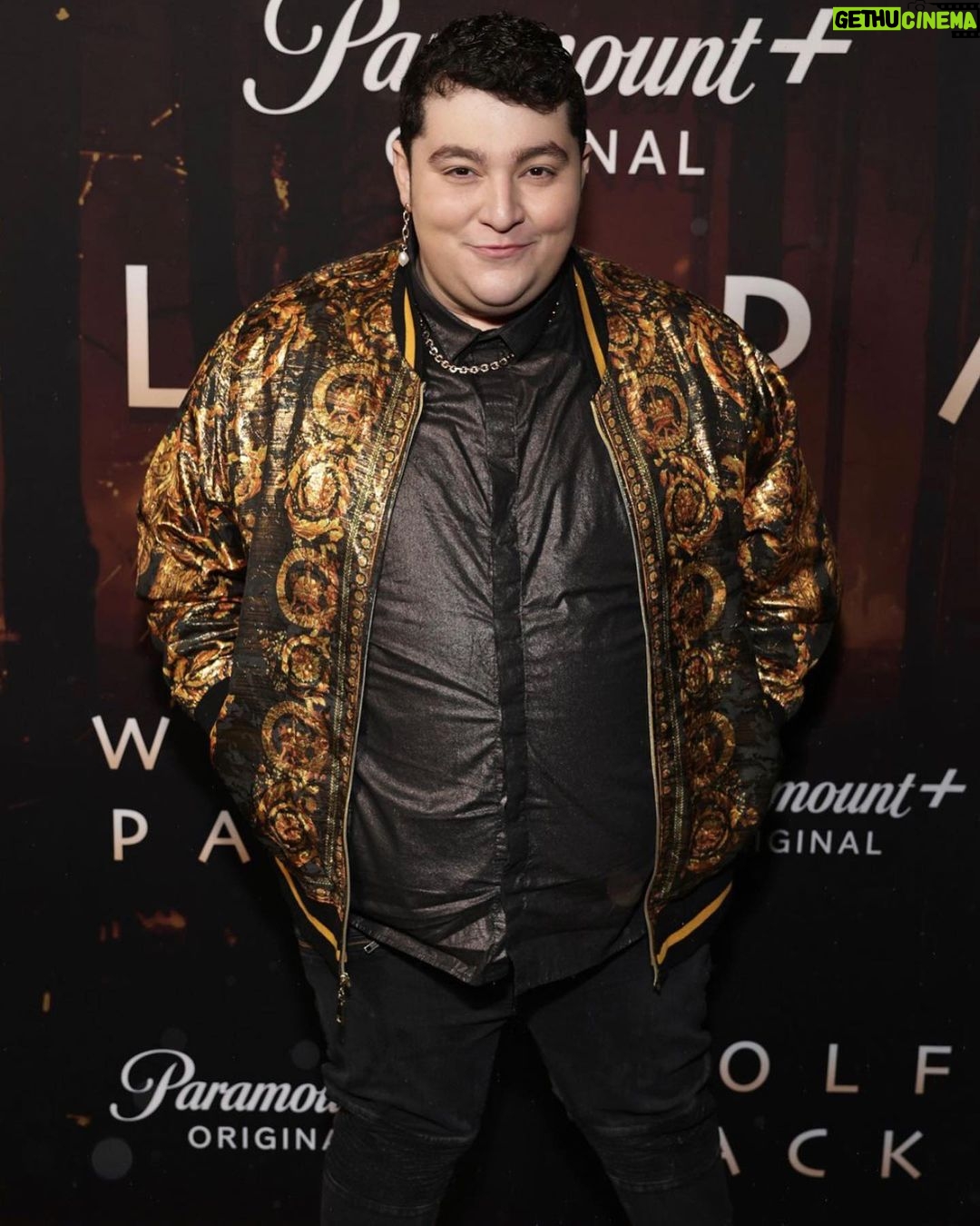 Max Talisman Instagram - Wolf Pack Paramount+ Premiere 🐺 @wolfpackonpplus @paramountplus Styling by @styledbyambika Grooming by @lebeaubeauty Jewelry by @8otherreasons West Hollywood, California