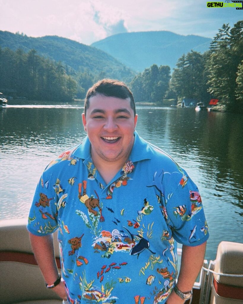 Max Talisman Instagram - Diving into the perfect vacation vibe thanks to @destinationxl & @poloralphlauren 🚤🧸💫💞 #WearWhatYouWant #DXL Blue Ridge Mountains, NC