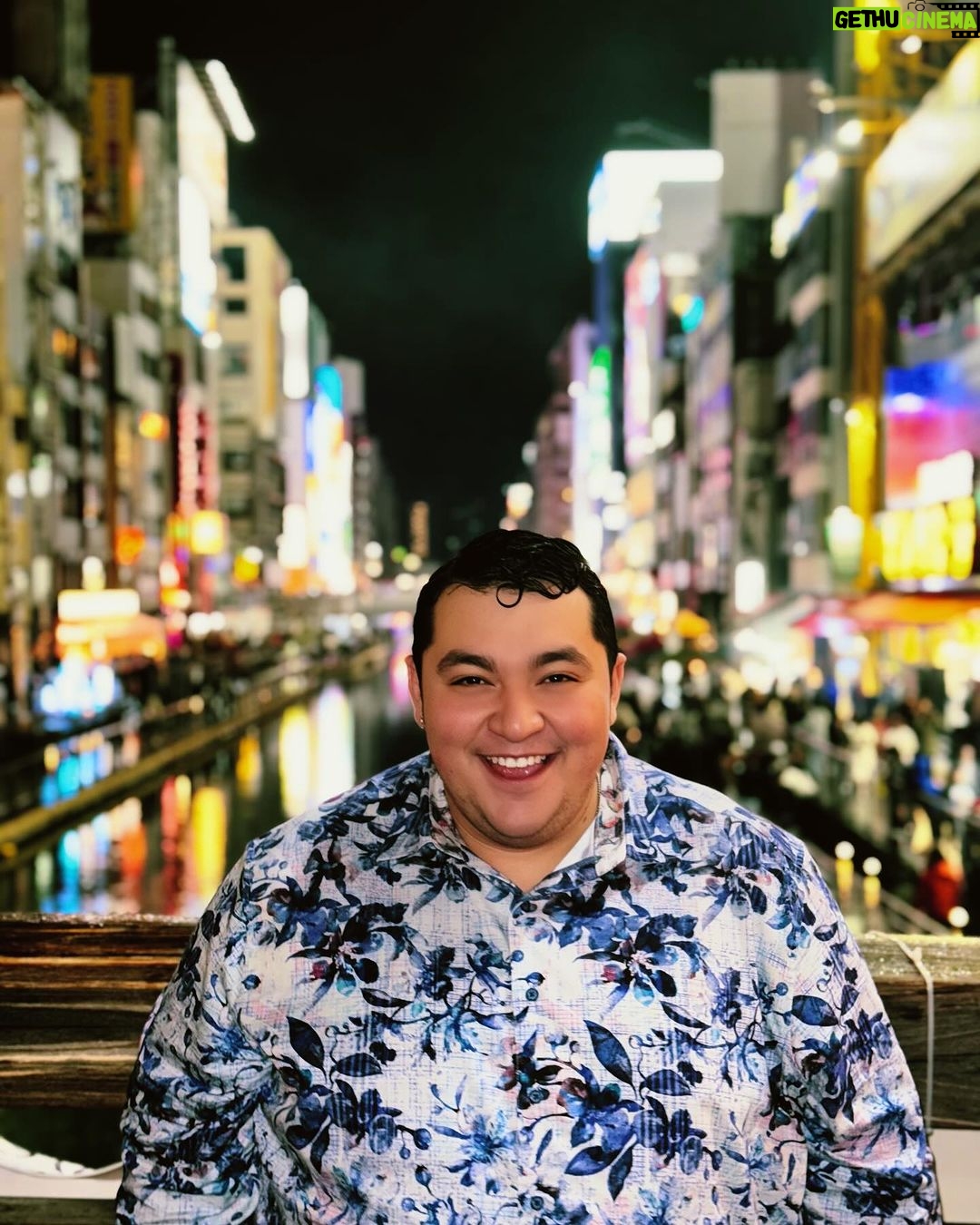 Max Talisman Instagram - Year of the 🐲🔥 Happy New Year from Japan! Outfits by @destinationxl ❤️🔥 Doutonbori Street Osaka 道頓堀大阪