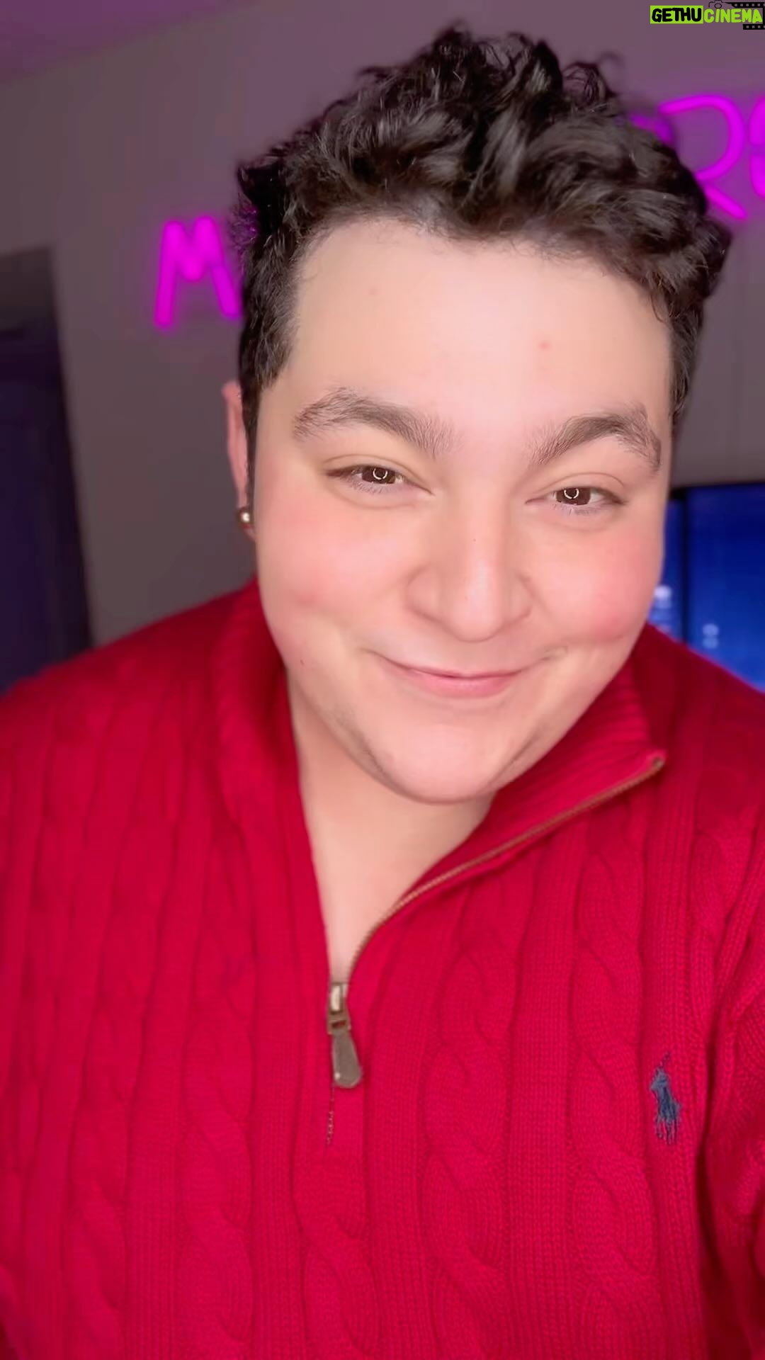 Max Talisman Instagram - Pack with me for Japan, using the @destinationxl Holiday Gift Guide! #DXL #gifted #WearWhatYouWant #GiveStyle Hollywood, California