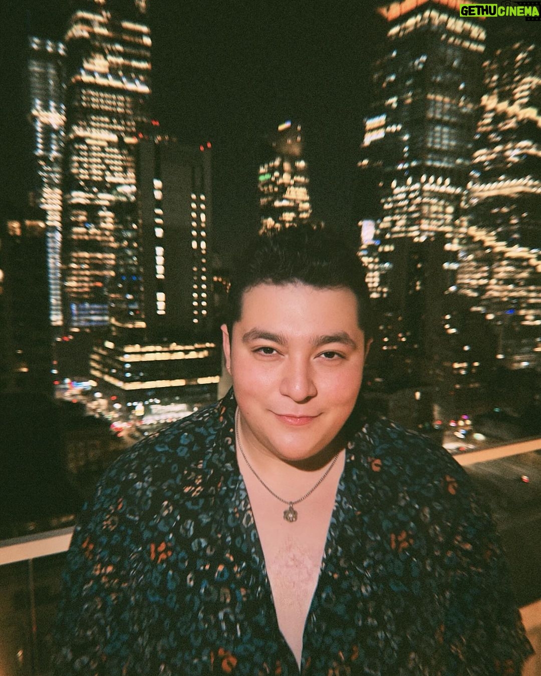 Max Talisman Instagram - NYC, center of the universe π Had the most incredible business trip last week in NYC. NYC will always be my home and I canβt wait to move back. In the meantime grateful to @arlohotels for creating the perfect home away from home π All shirts are by @johnnybiggusa π« Arlo Hotel Midtown Manhattan