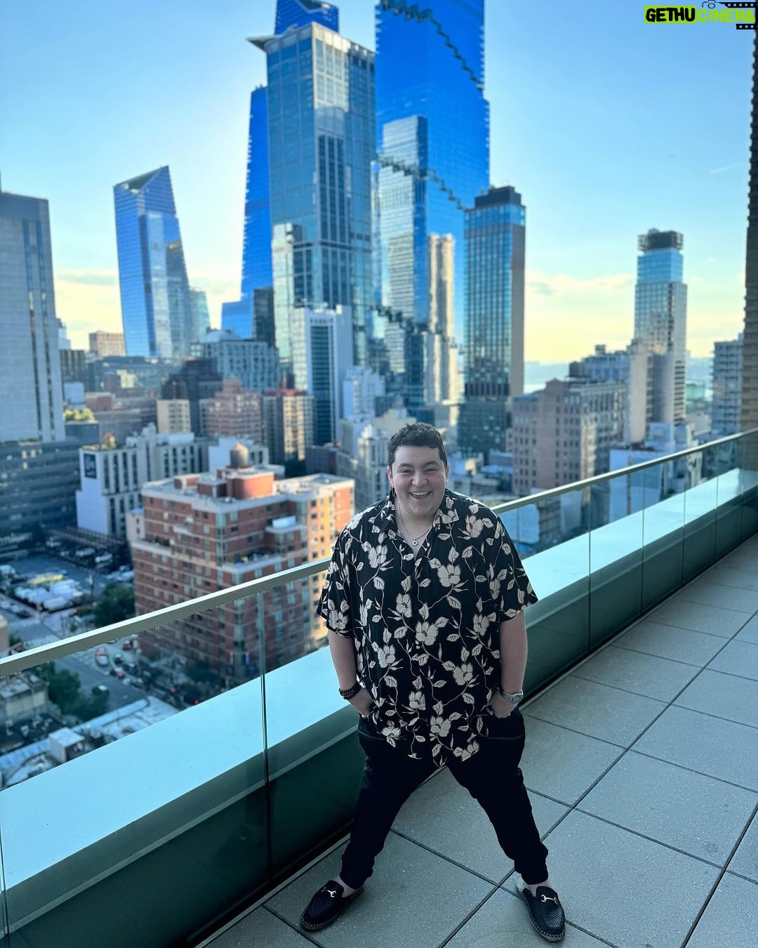 Max Talisman Instagram - NYC, center of the universe π Had the most incredible business trip last week in NYC. NYC will always be my home and I canβt wait to move back. In the meantime grateful to @arlohotels for creating the perfect home away from home π All shirts are by @johnnybiggusa π« Arlo Hotel Midtown Manhattan