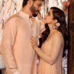 Maya Ali Instagram - اِک ملاقات 🕊️ @mayapretofficial @aclockworkobi @azeemsaniofficial @ayanamir.thestylist @usafahmed @hasnat_makeup_hair @assurejewelry @ahmadshahart #Maya #PretAPorter #MayaPretMan #MayaAli #OsmanKhalidButt #IkMulaqat #FestiveEdit’24 #LaunchingSoon