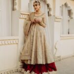 Maya Ali Instagram - My all time favourite brand. Those who know me, know that I love to wear ZSJ @zarashahjahanofficial. I just love their old school charm and their attention to every little detail. I remember I was just in awe of their jewellery pieces which were so beautiful and reminded me of my Amma’s jewellery. It’s so amazing to see their beautiful jewellery pieces, and how they have given a modern touch to them. It was so hard to pick what was my favourite jewellery piece or outfits. Signature Bridals by Zara Shahjahan, FANA is live on their website, what more could a bride ask for? ❤️ Photography: @osamadoger Artdirection: @hashimali @zarashahjahan Stylist: @haajiraahmad Video: @saraiqbal Makeup:@sunilmua Production: @lightroomstudio.prod
