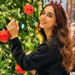 Maya Ali Instagram - 🎄🎉🎉🎄 Bangkok, Thailand