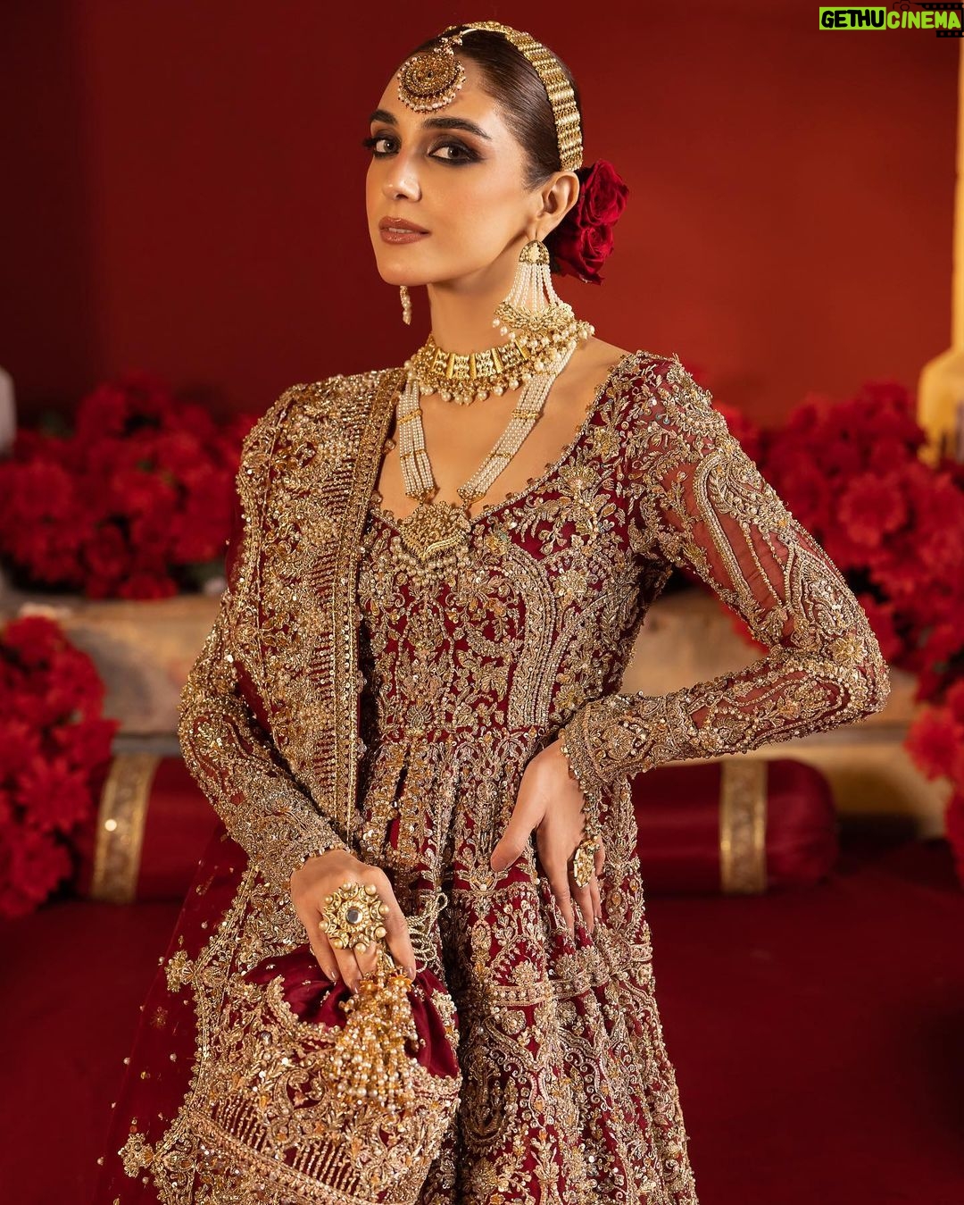 Maya Ali Instagram - Ve Kamleya Mere Nadaan Dil…🌹 @kanwalmalik.official @hashimali90 @shahrozhyder @sunil_mua @yash645 @kundan.co @noman.syed #ComingSoon #KanwalMalikOfficial #KanwalMalik #MayaAli #Formals #Asianoutfits #Pakistaniattire #Lahore #Karachi #Weddings #Pakistan #luxuryformals #JahanAra #bridals