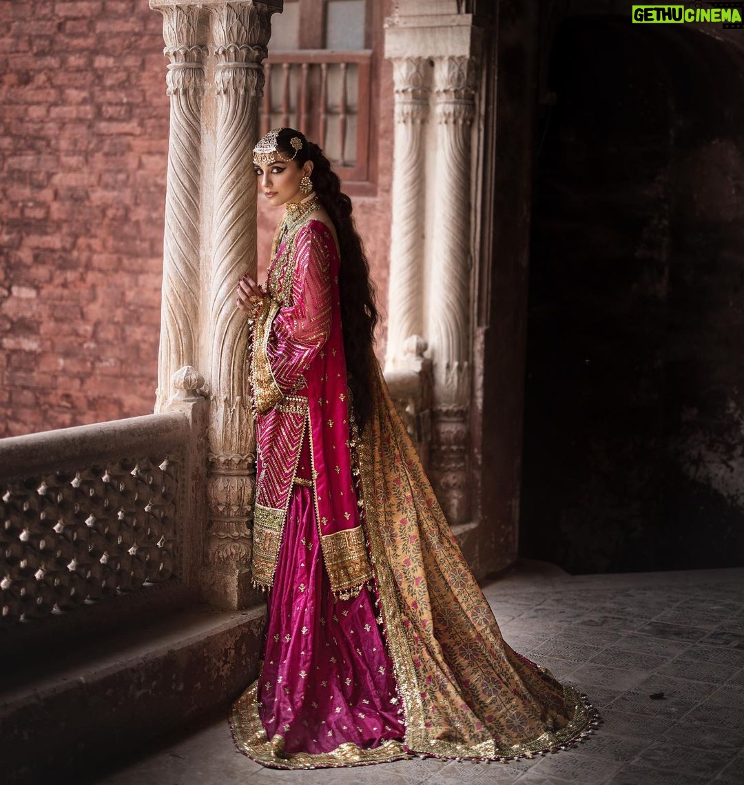 Maya Ali Instagram - Venturing into the majestic realm of Faiz Mahal with @mohsin.naveed.ranjha ‘s Zarlish Volume 4-Unstitched Festive Collection. An impeccable fusion of historical elegance and grandeur, donning this exquisite creation evoked a sense of royal splendour within me. @mohsin.ranjha_dino Photography: @shahbazshaziofficial Jewellery: @allurebymht Styling: @yash645 Hair & Mua: @sunil_mua #mnr #mayaali #mnrdesignstudio #mohsinnaveedranjha #mnrunstiched #talpurdynasty #mnrfestiveunstitched #festiveunstitched23 #mnrlahore #mnrgujranwala #mnrkarachi #mnrusa #abubakarnaveedranjha #zarlishbymohsinnaveedranjha