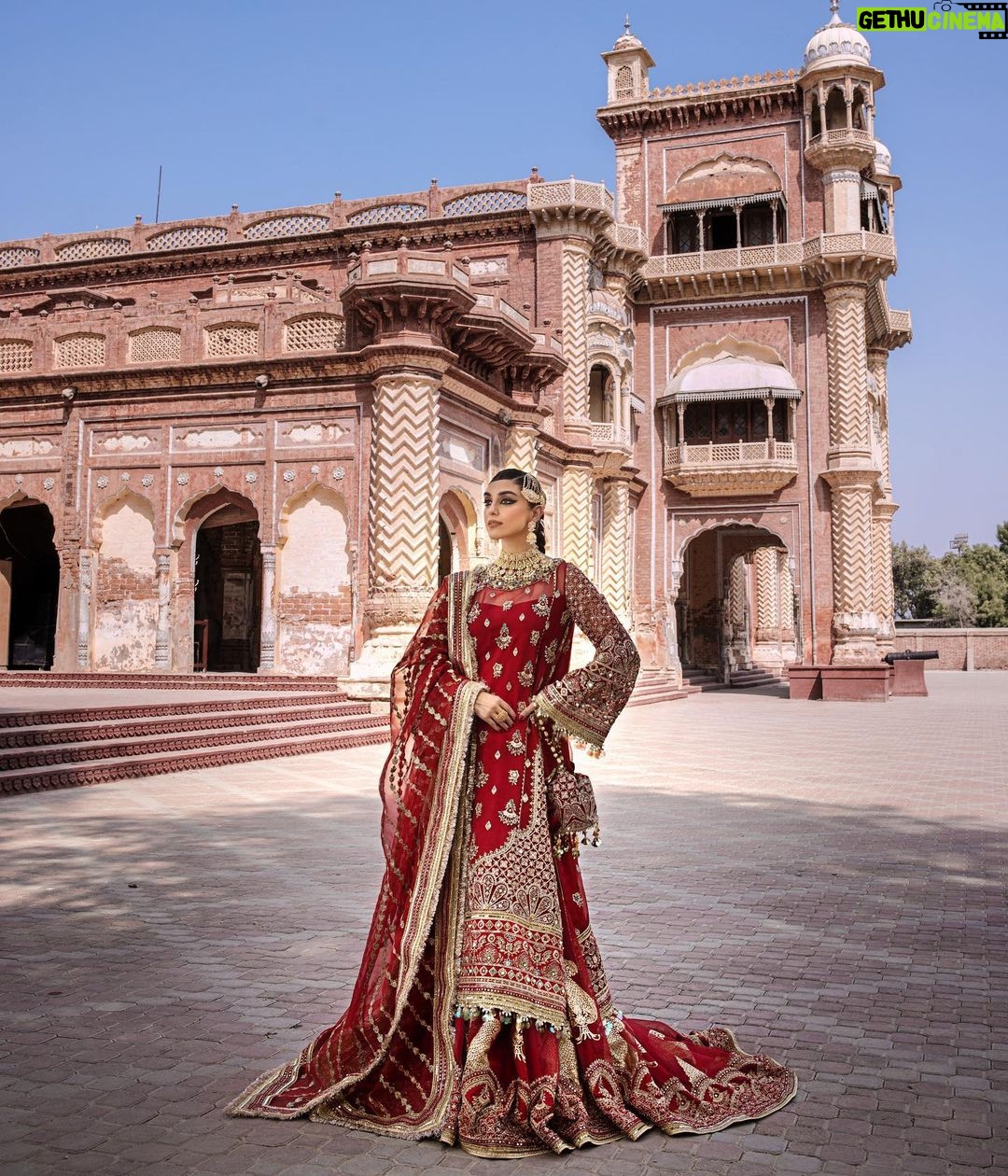 Maya Ali Instagram - 🌹🌹 @mohsin.naveed.ranjha @mohsin.ranjha_dino @shahbazshaziofficial @allurebymht @yash645 @sunil_mua #mnr #mnrdesignstudio #mayaali #mohsinnaveedranjha #festiveunstitched #zarlishbymohsinnaveedranjha #womenempowerment #talpurdynasty