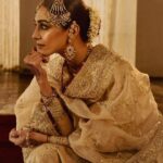 Maya Ali Instagram - My all time favourite brand. Those who know me, know that I love to wear ZSJ @zarashahjahanofficial. I just love their old school charm and their attention to every little detail. I remember I was just in awe of their jewellery pieces which were so beautiful and reminded me of my Amma’s jewellery. It’s so amazing to see their beautiful jewellery pieces, and how they have given a modern touch to them. It was so hard to pick what was my favourite jewellery piece or outfits. Signature Bridals by Zara Shahjahan, FANA is live on their website, what more could a bride ask for? ❤️ Photography: @osamadoger Artdirection: @hashimali @zarashahjahan Stylist: @haajiraahmad Video: @saraiqbal Makeup:@sunilmua Production: @lightroomstudio.prod