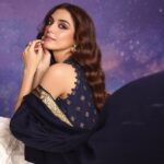 Maya Ali Instagram - Winter fall collection by @alkaramstudio in stores and available online🍂🍂 @haseebsiddiquiphoto @yash645 @hairbyawais @zeeshu_mua @nabila_salon #AlkaramStudio #AlkaramWinterFallUnstitched2023 #AlkaramWoman