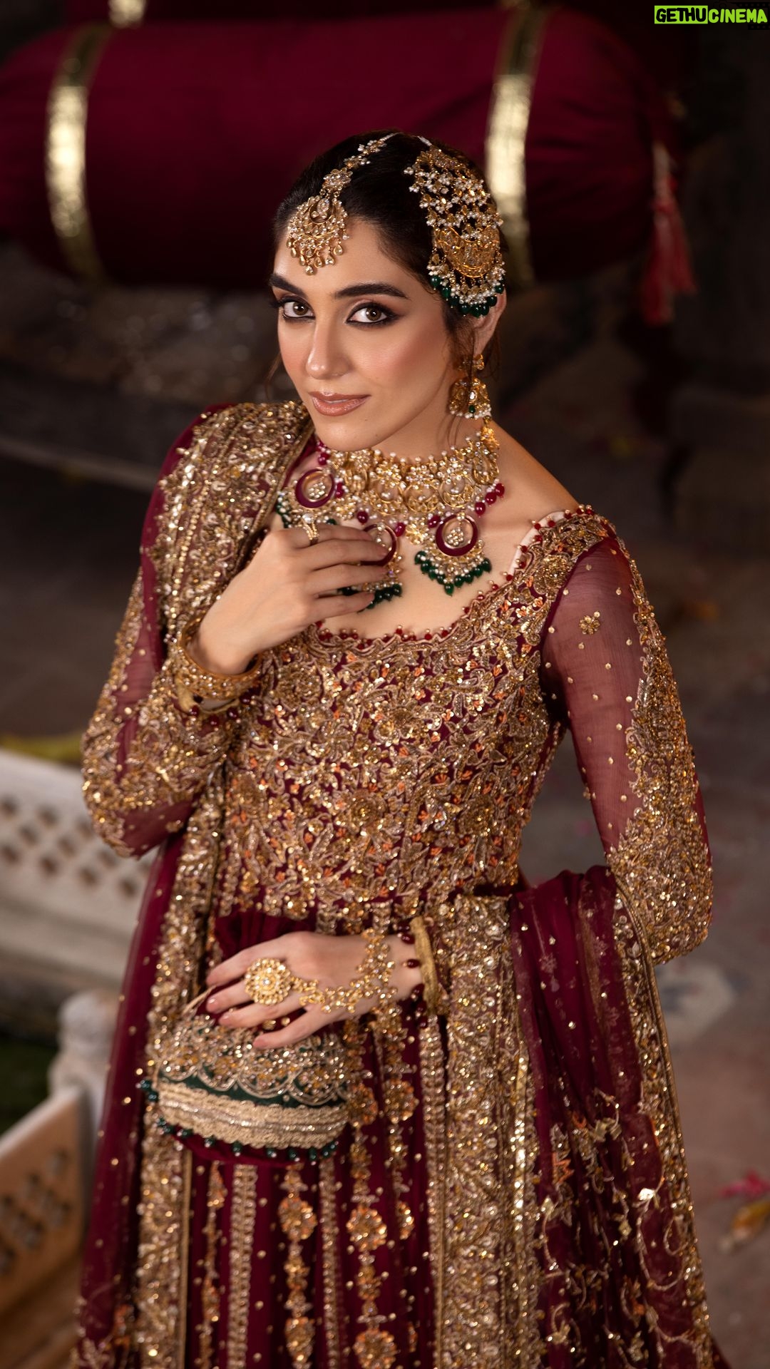 Maya Ali Instagram - Apne hé rung me mujh ko rung dey..!! LIVE NOW www.aishaimranofficial.com Outfit: @aisha_imran_official Photographer: @azeemsaniofficial Jewelry: @hamnaamirjewelry Makeup artist: @ayanamir.thestylist Videographer: @muzammilgarewal #AishaImran #MayaAli #BridalCouture #NoorJehanBridalCouture #LuxuryWear #FestiveWear #bridalwear #weddingseason