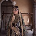 Maya Ali Instagram - Launching tomorrow, 3pm in-stores and 9pm online. A collection that is both empowering and luxurious. This Festive season celebrate with @mohsin.naveed.ranjha’s Zarlish Volume 4- unstitched festive collection @mohsin.ranjha_dino @mohsin.naveed.ranjha @shahbazshaziofficial @sunil_mua @yash645 #mnr #mayaali #mnrdesignstudio #mohsinnaveedranjha #mnrunstiched #talpurdynasty #mnrfestiveunstitched #festiveunstitched23 #mnrlahore #mnrgujranwala #mnrkarachi #mnrusa #abubakarnaveedranjha #zarlishbymohsinnaveedranjha