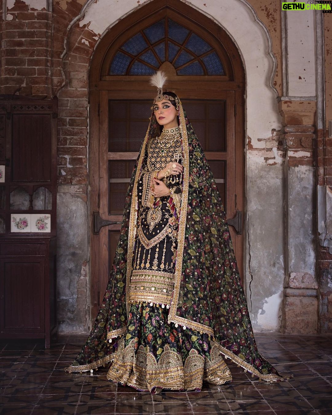 Maya Ali Instagram - Launching tomorrow, 3pm in-stores and 9pm online. A collection that is both empowering and luxurious. This Festive season celebrate with @mohsin.naveed.ranjha’s Zarlish Volume 4- unstitched festive collection @mohsin.ranjha_dino @mohsin.naveed.ranjha @shahbazshaziofficial @sunil_mua @yash645 #mnr #mayaali #mnrdesignstudio #mohsinnaveedranjha #mnrunstiched #talpurdynasty #mnrfestiveunstitched #festiveunstitched23 #mnrlahore #mnrgujranwala #mnrkarachi #mnrusa #abubakarnaveedranjha #zarlishbymohsinnaveedranjha