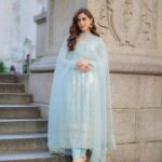 Maya Ali Instagram – Ley jayen Jane kahan Hawayen…🍁🍁

@mayapretofficial 
@kavaakibstudio