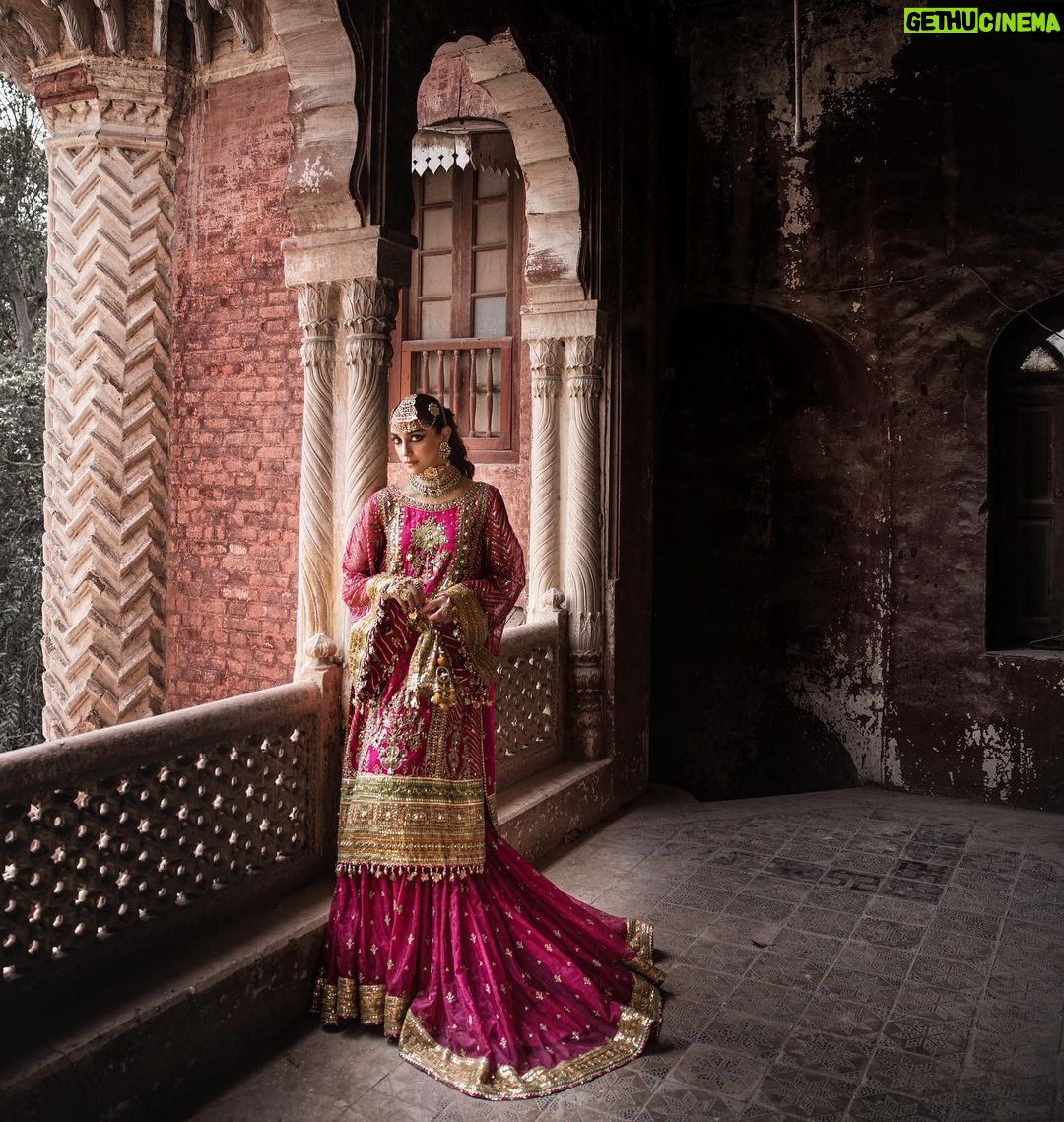 Maya Ali Instagram - Venturing into the majestic realm of Faiz Mahal with @mohsin.naveed.ranjha ‘s Zarlish Volume 4-Unstitched Festive Collection. An impeccable fusion of historical elegance and grandeur, donning this exquisite creation evoked a sense of royal splendour within me. @mohsin.ranjha_dino Photography: @shahbazshaziofficial Jewellery: @allurebymht Styling: @yash645 Hair & Mua: @sunil_mua #mnr #mayaali #mnrdesignstudio #mohsinnaveedranjha #mnrunstiched #talpurdynasty #mnrfestiveunstitched #festiveunstitched23 #mnrlahore #mnrgujranwala #mnrkarachi #mnrusa #abubakarnaveedranjha #zarlishbymohsinnaveedranjha