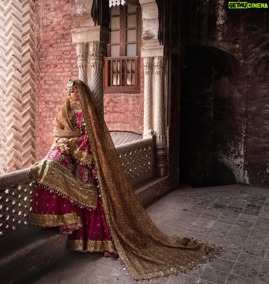 Maya Ali Instagram - Venturing into the majestic realm of Faiz Mahal with @mohsin.naveed.ranjha ‘s Zarlish Volume 4-Unstitched Festive Collection. An impeccable fusion of historical elegance and grandeur, donning this exquisite creation evoked a sense of royal splendour within me. @mohsin.ranjha_dino Photography: @shahbazshaziofficial Jewellery: @allurebymht Styling: @yash645 Hair & Mua: @sunil_mua #mnr #mayaali #mnrdesignstudio #mohsinnaveedranjha #mnrunstiched #talpurdynasty #mnrfestiveunstitched #festiveunstitched23 #mnrlahore #mnrgujranwala #mnrkarachi #mnrusa #abubakarnaveedranjha #zarlishbymohsinnaveedranjha