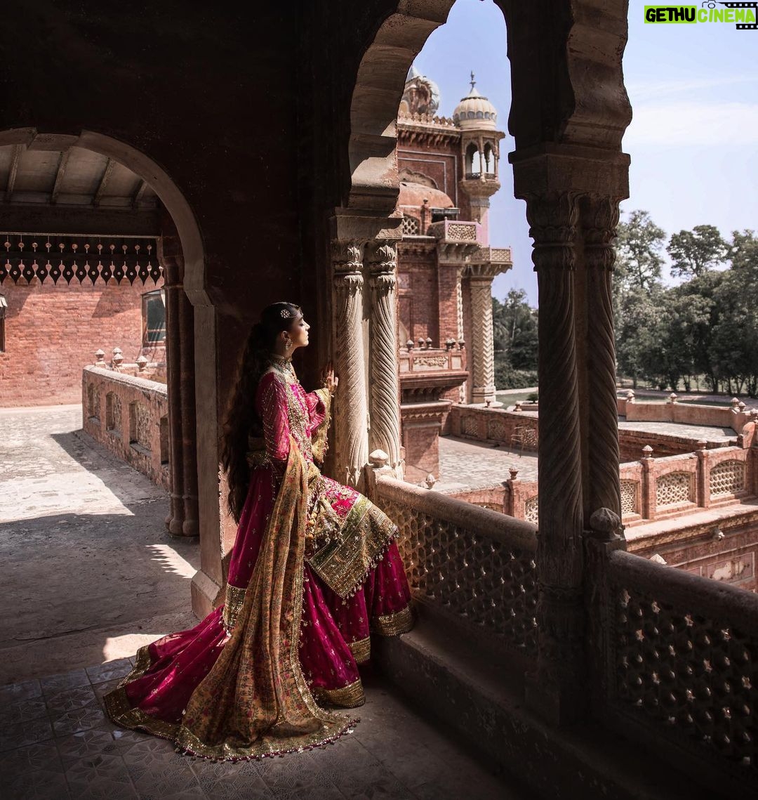 Maya Ali Instagram - Venturing into the majestic realm of Faiz Mahal with @mohsin.naveed.ranjha ‘s Zarlish Volume 4-Unstitched Festive Collection. An impeccable fusion of historical elegance and grandeur, donning this exquisite creation evoked a sense of royal splendour within me. @mohsin.ranjha_dino Photography: @shahbazshaziofficial Jewellery: @allurebymht Styling: @yash645 Hair & Mua: @sunil_mua #mnr #mayaali #mnrdesignstudio #mohsinnaveedranjha #mnrunstiched #talpurdynasty #mnrfestiveunstitched #festiveunstitched23 #mnrlahore #mnrgujranwala #mnrkarachi #mnrusa #abubakarnaveedranjha #zarlishbymohsinnaveedranjha