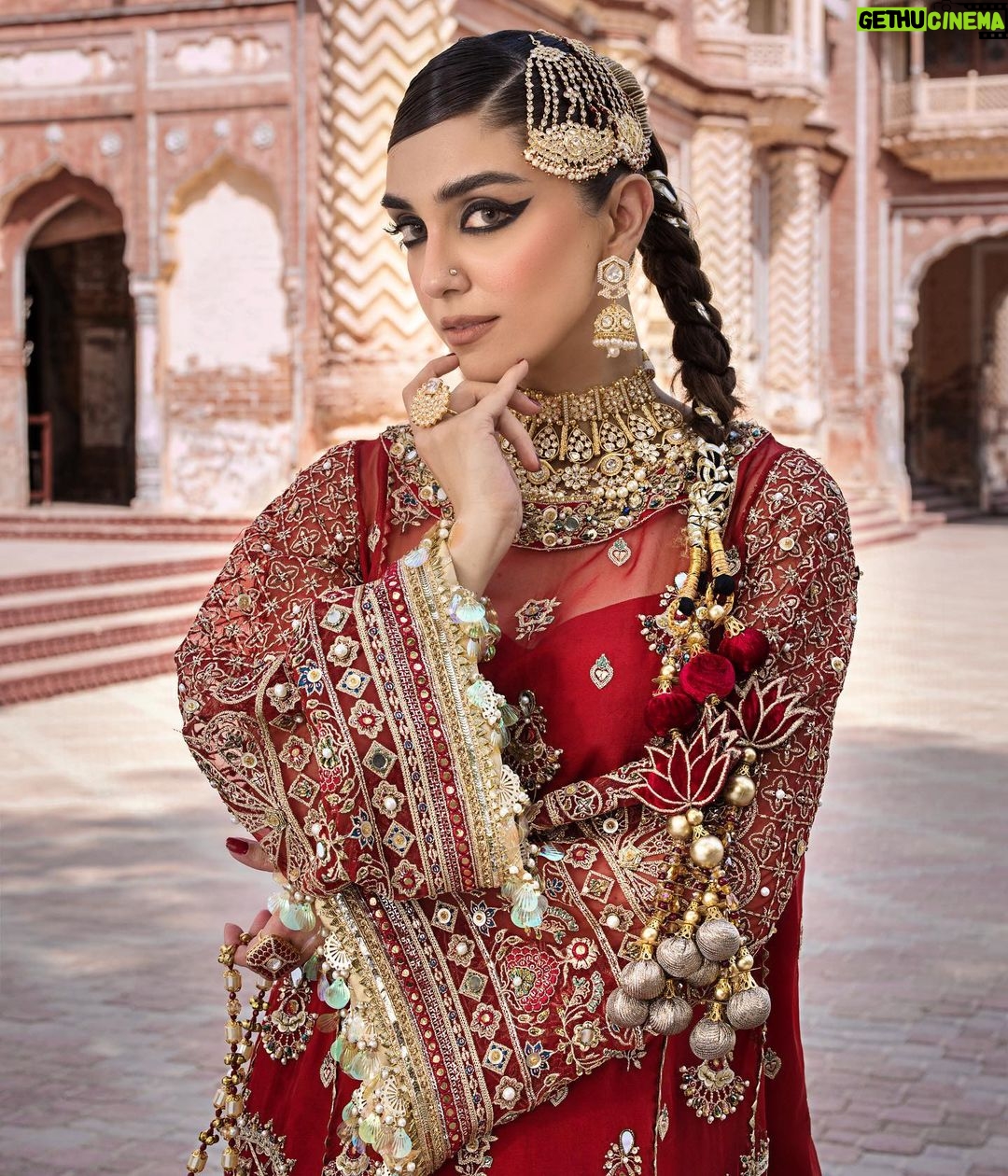 Maya Ali Instagram - 🌹🌹 @mohsin.naveed.ranjha @mohsin.ranjha_dino @shahbazshaziofficial @allurebymht @yash645 @sunil_mua #mnr #mnrdesignstudio #mayaali #mohsinnaveedranjha #festiveunstitched #zarlishbymohsinnaveedranjha #womenempowerment #talpurdynasty