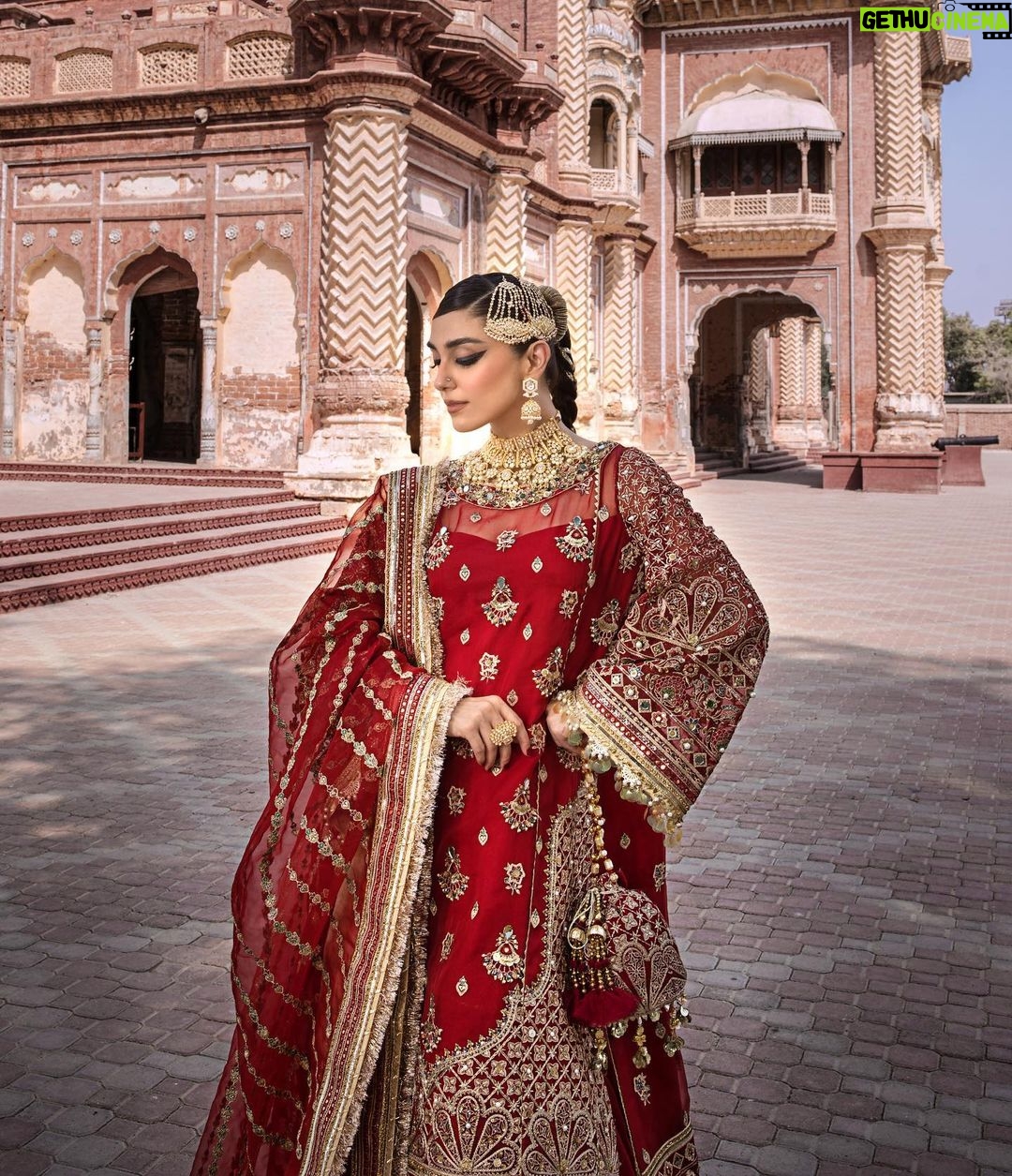 Maya Ali Instagram - 🌹🌹 @mohsin.naveed.ranjha @mohsin.ranjha_dino @shahbazshaziofficial @allurebymht @yash645 @sunil_mua #mnr #mnrdesignstudio #mayaali #mohsinnaveedranjha #festiveunstitched #zarlishbymohsinnaveedranjha #womenempowerment #talpurdynasty