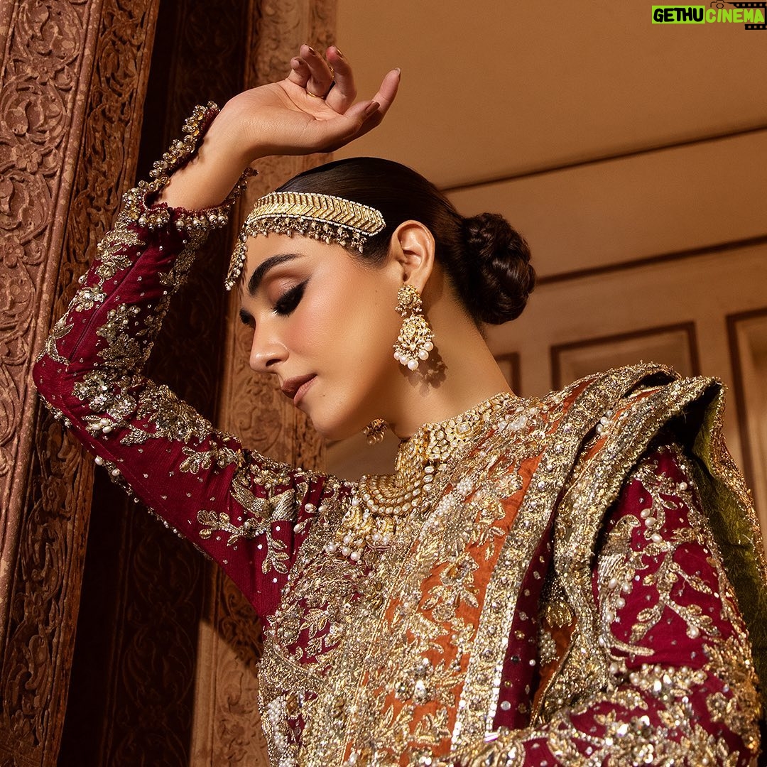 Maya Ali Instagram - Surkh…🌹 Coming Soon! Styling: @sararohaleasghar Photography: @azeemsaniofficial Makeup: @ayanamir.thestylist Jewellery: @farhatalijewellers Art Direction: @saadamjed16 #SRA #SaraRohaleAsghar #pakistanicouture #weddings #Bridals2024 #SurkhCollection #comingsoon #weddingwear