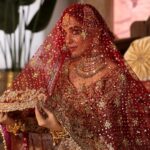 Maya Ali Instagram - Yeh Laal ishq… 🌹 @sararohaleasgharofficial @azeemsaniofficial @ayanamir.thestylist @farhatalijewellers
