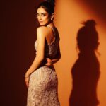 Maya Ali Instagram - ✨🫶✨ @zainhashmiofficial @shahbazshaziofficial @mavikayani @hairbyawais @zeeshu_mua @sherezadjewellery @nabila_salon #LuxStyleAwards2023