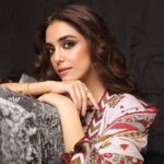 Maya Ali Instagram - Winter fall collection by @alkaramstudio in stores and available online🍂🍂 @haseebsiddiquiphoto @yash645 @hairbyawais @zeeshu_mua @nabila_salon #AlkaramStudio #AlkaramWinterFallUnstitched2023 #AlkaramWoman