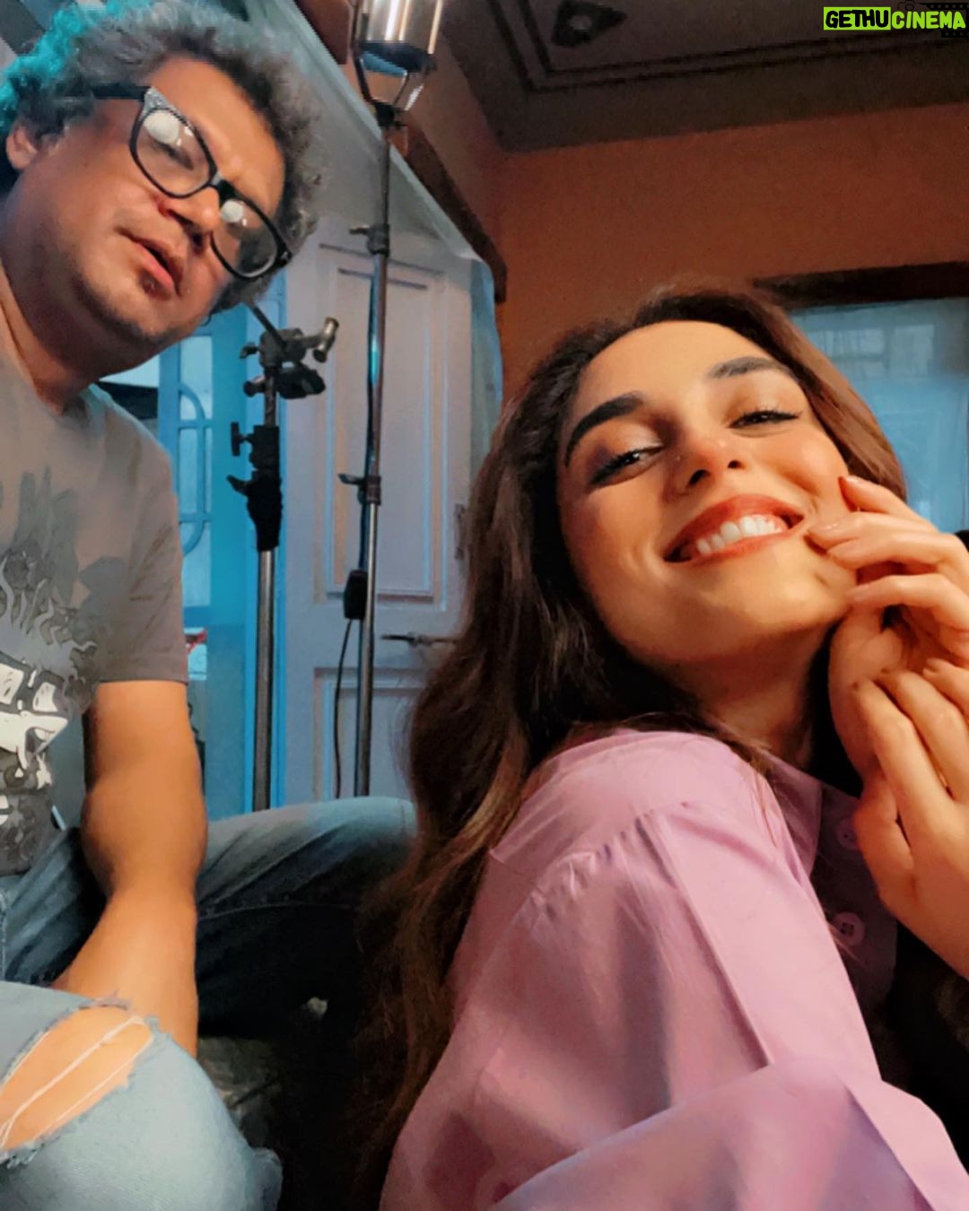 Maya Ali Instagram - From coming soon to the last Episode. What a beautiful journey it was.Thank you all for the love and the constructive Criticism too, we all need it at some point to know what other’s perspective is. I am so glad and blessed that I am a part of this journey and family of YUNHI 🤗. We lived with all these characters for a long time and enjoyed every bit of it. I am glad I have made another family and memories which I’ll be cherishing forever. Thank you Ehtesham bhai for believing in me and Kim and giving a lifetime of advice to become a better version of myself. Thank you Bilal for your patience, and bringing home made food for me when I was away from my home. Also thank you on the behalf of the whole team for looking after everyone’s basics necessities. App ki kya baat hai superstar🌟. Thank you Sir Behroze for your Love and (SHAFQAT) all the time on the set and we still share this bond Alhamdulillah. Thank you Tazeen, maha, meri pyari Tahira appa, sir manzoor, mere Pyarey dost kukki jee, Khaqan, my handsome dad Deepak, Uzma jee, Saad, laiba and the whole cast and each member on the set, everyone gave the utmost respect and love to each other. Special thank you to our special DOP Khizer who made all these frames and brought people alive and made them look beautiful. Thank you to my makeup artist Yashwa who put her soul into Kim. Thank you @humtvpakistanofficial for showing some more beautiful content, I hope this will be life changing for even one person. Yeh tha hamara abb tak ka sath Phir milein ge YUNHi 😊😊