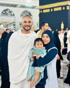 Maya Ali Instagram - Alhamdulillah for all HIS blessings 😇 We all were planning to perform umrah together for so long and finally ALLAH has answered all our prayers. May ALLAH give everyone a chance to visit this Holy place Ameen 🕋 @noshaafnan @afnan_q420 ✨ Mecca, Saudi Arabia