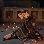 Maya Ali Instagram – Tere dil da khayal ban k… 🌟🌟

@mayapretofficial 

#Maya #PretAPorter #MayaAli #IkMulagat
#FestiveEdit’24 #AvailableOnline
#LiveNow