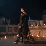 Maya Ali Instagram - Tere dil da khayal ban k… 🌟🌟 @mayapretofficial #Maya #PretAPorter #MayaAli #IkMulagat #FestiveEdit’24 #AvailableOnline #LiveNow