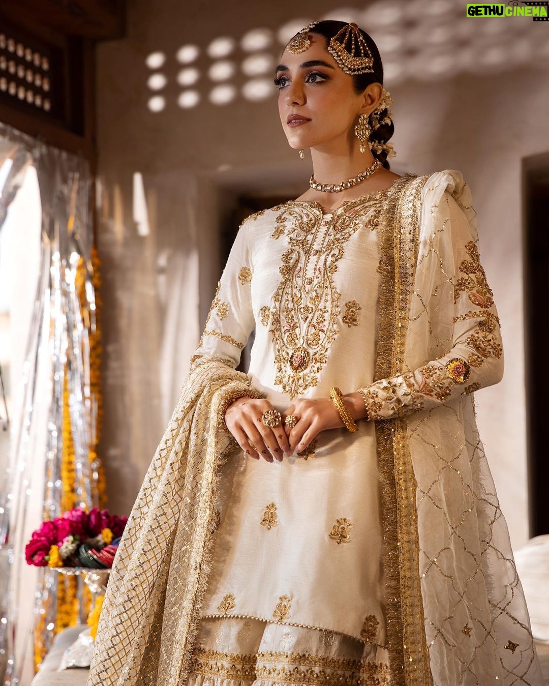 Maya Ali Instagram - 🌟♥️🌟 Launching on the 22nd feb, 2024 @mayapretofficial @azeemsaniofficial @ayanamir.thestylist @usafahmed @assurejewelry @ahmadshahart #Maya #PretAPorter #LaunchingOn24thFeb #MavaAli #IkMulagat #FestiveEdit’24