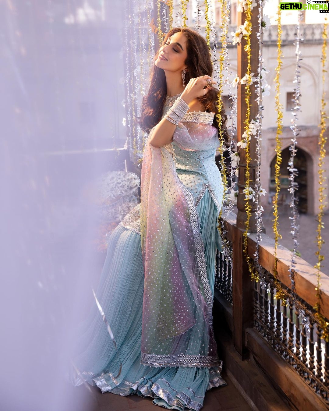 Maya Ali Instagram - REET… 🦋🦋 @mayapretofficial @azeemsaniofficial @ayanamir.thestylist @usafahmed @rabaljewelry @ahmadshahart #Maya #PretAPorter #MayaAli #IkMulagat #Reet #FestiveEdit’24 #LaunchingSoon