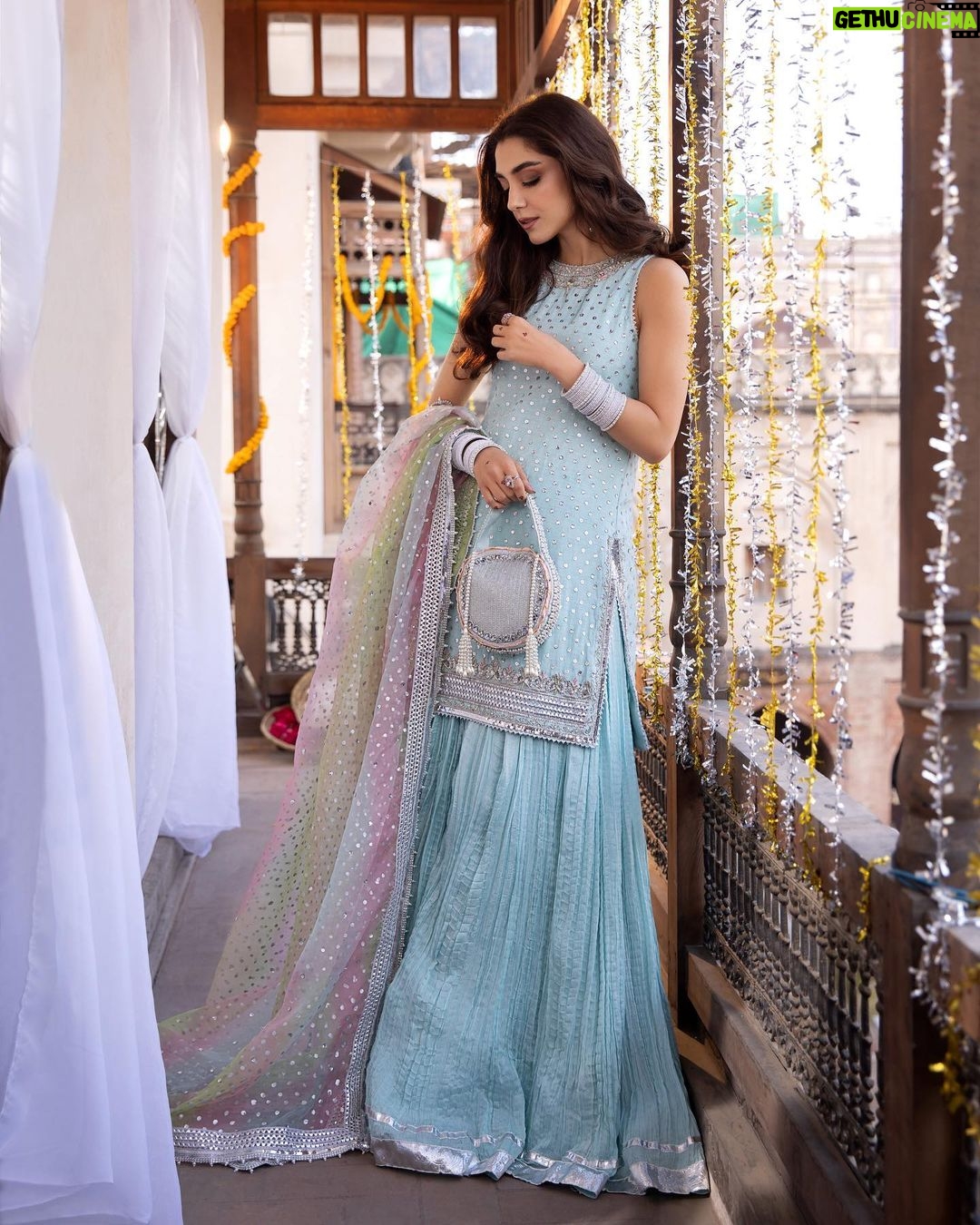 Maya Ali Instagram - REET… 🦋🦋 @mayapretofficial @azeemsaniofficial @ayanamir.thestylist @usafahmed @rabaljewelry @ahmadshahart #Maya #PretAPorter #MayaAli #IkMulagat #Reet #FestiveEdit’24 #LaunchingSoon