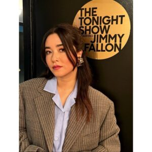 Maya Erskine Instagram - Some press looks for @smithsonprime 👔🍪🍅
@fallontonight : suit @acnestudios shoes @byfar_official 
Makeup: @gitabass 
Hair: @cnaselli 
Styling: @thegriceisright 

For @todayshow outfit @khaite_ny 
Makeup: @gitabass 
Hair: @cnaselli 
Styling: @thegriceisright 

For press junket in la @sandyliang @manoloblahnik 
Makeup: @fionastiles 
Hair: @anhcotran 
Styling: @thegriceisright