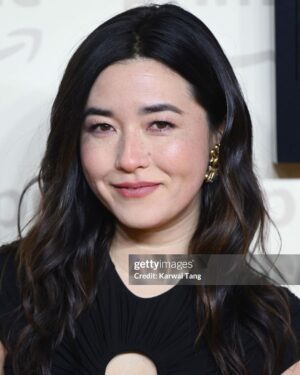 Maya Erskine Instagram - LONDON 🖤 PREMIERE 🖤 with my best buds @smithsonprime 
Dress: @schiaparelli 
Makeup: @babskymakeup 
Hair: @earlsimms2 
Styling: @thegriceisright.