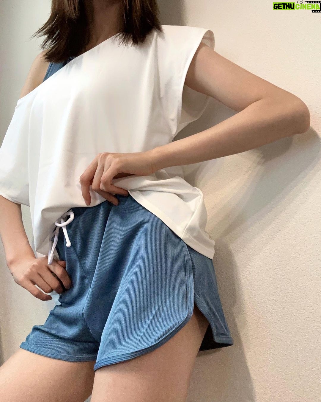 Mayu Sugieda Instagram - ☺︎ Summer coordinate🌻🍉 夏のラフなお出掛けにも!! 海やプールも、このまま泳げるし! 便利なセットアイテムを丸ごと着た日☺️🤭 ブルーも可愛い🩵💙🩵💙🩵 ・ ・ OSYAREVO / トップス付き リブ タンキニ 4点セット👙 @shoplist_official < #OSRW0005365 > 商品IDで、すぐに検索できるよ🫶 ・ ・ #SHOPLIST #SHOPLIST購入品