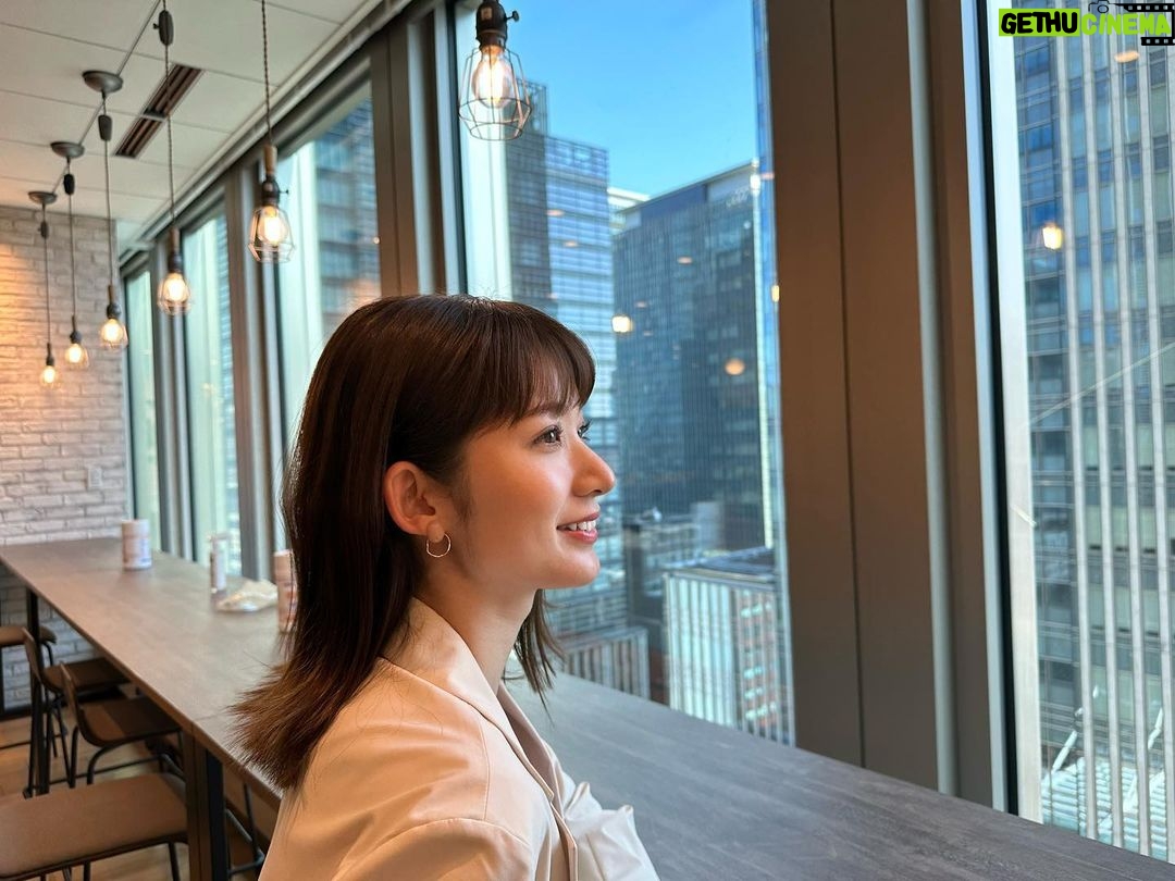 Mayu Sugieda Instagram - ☺︎ 出演情報のお知らせです🌻 三井不動産「いきたくなるオフィス」 プレゼンテーションムービーが公開中! 全国にある 三井不動産のビル内サイネージにて 映像が流れているそうなので 見つけたら、ぜひ教えて下さい👩🏫🌈 https://www.mitsuifudosan-office.jp/index.html #三井不動産 #いきたくなるオフィス #プレゼーテーションムービー #公開中 #出演情報 #杉枝真結 Tokyo Japan
