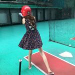 Mayu Sugieda Instagram - ☺︎ 新成人の皆様💐✨ おめでとうございます☺️ 芯は持ちながらも柔軟に 何事も楽しみながら頑張って 一度きりの人生を全力で生きよう〜！ これまでは自身の成人式の写真… でもそれも飽きてきた頃だと思うので笑 普段載せない写真を🥹😂 私の20歳の時のバッティング⚾️笑笑 #成人の日 #運動神経悪い芸人 #テイスト違い過ぎるけど🤣 #そのうち消すかも 💦 #笑
